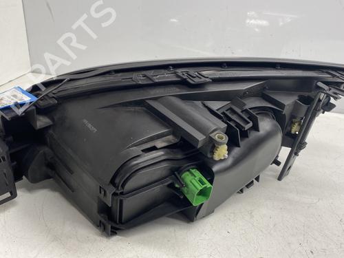 Right headlight FORD MONDEO III Saloon (B4Y) 1.8 16V | BP27586632C29 