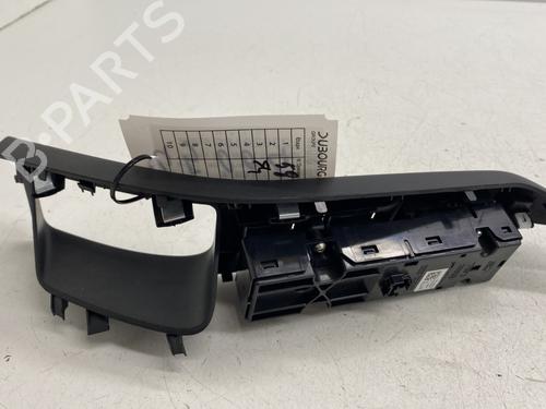 Used Right front window switch Right front window switch FORD FIESTA VII (HJ, HF) 1.0 EcoBoost (101 hp) 36105964 36105964