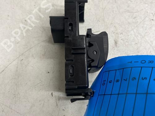 Right front window switch DAIHATSU SIRION (M3_) 1.0 (M300) | BP38332165I26 - Image 3