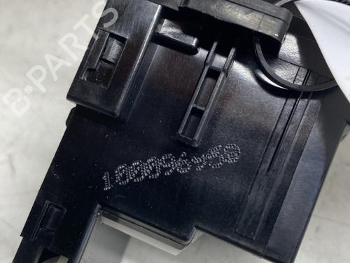 Switch VOLVO V40 Cross Country (526) D2 | BP26388467I30 - Image 3