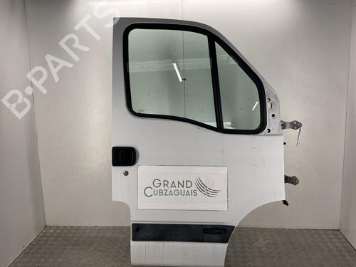 Used Right front door RENAULT MASTER II Bus (JD) 1.9 dCi 80 (JD0P, JD1P) (82 hp) 30325892