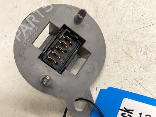 Used Right front window switch Right front window switch 38332359 38332359