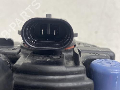 Used Left front fog light Left front fog light PEUGEOT 3008 II SUV (MC_, MR_, MJ_, M4_) 1.2 THP/ PureTech 130 (MRHNSM, MRHNSU, MRHNSJ, MRHNYW,... (131 hp) 32204323 32204323