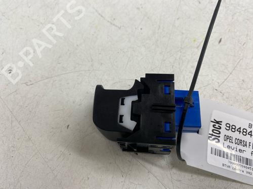 switch-opel-corsa-f-p2jo-2019-38955649 main image