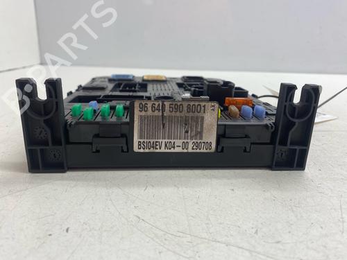 Used Fuse box Fuse box 38056884 38056884