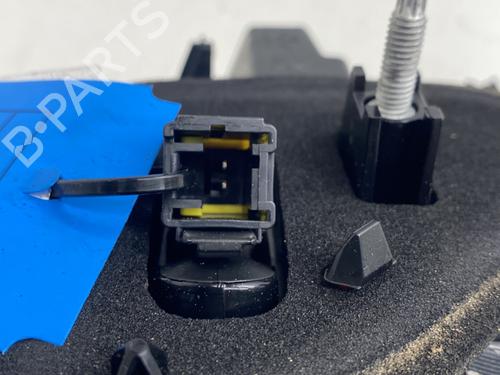 right-tailgate-light-peugeot-2008-i-cu_-2013-31584455 main image