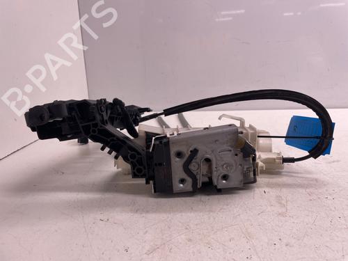 front-right-lock-jeep-renegade-suv-bu-b1-bv-2014-40596546 main image