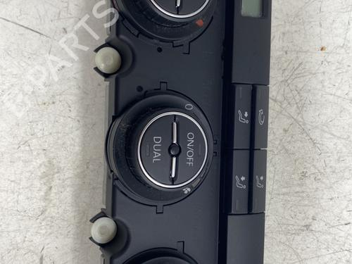 Commande Chauffage VW TOURAN (1T1, 1T2) 1.9 TDI (105 hp) 29139446