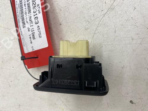 Right front window switch DACIA SANDERO II 1.5 dCi 75 / Blue dCi 75 (B8JW, B8M4, B8AH, B8M7, B8M6) | BP39663157I26 - Image 4