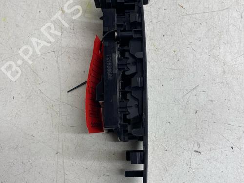 Left front window switch TOYOTA COROLLA Estate (_E21_) 2.0 Hybrid (MZEH12) | BP38763908I27 - Image 2