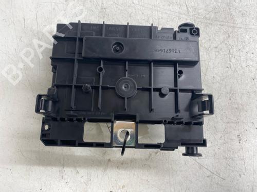 Used Fuse box Fuse box 38763969 38763969
