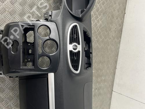 Instrumentbord RENAULT CLIO III (BR0/1, CR0/1) 1.2 16V (103 hp) 30822653