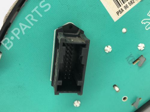 Used Instrument cluster Instrument cluster 22858725 22858725
