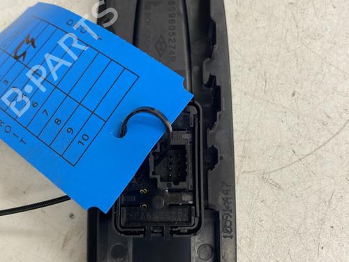 Right front window switch RENAULT SCÉNIC IV (J9_) 1.2 TCe 115 | BP26224377I26 - Image 3