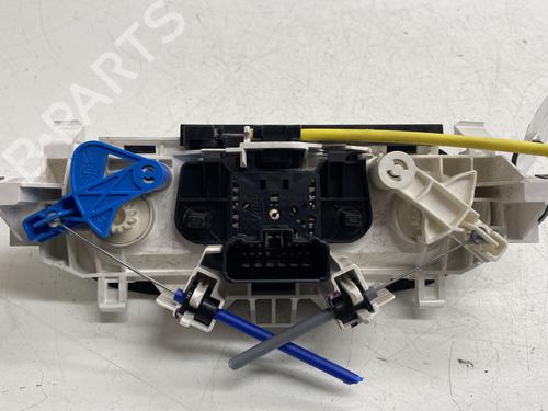 Used Climate control RENAULT TWINGO II (CN0_) 1.5 dCi 90 (86 hp) 28015739