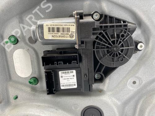 Alzacristallo anteriore destro Alzacristallo anteriore destro VW TOURAN (1T1, 1T2) 1.9 TDI (105 hp) 36763597 36763597