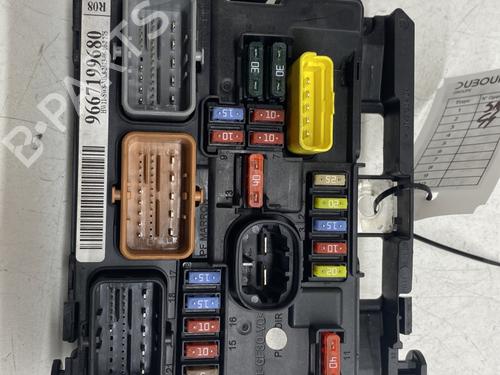 Used Fuse box CITROËN C3 II (SC_) 1.4 HDi 70 (SC8HZC, SC8HR0, SC8HP4) (68 hp) 27586489