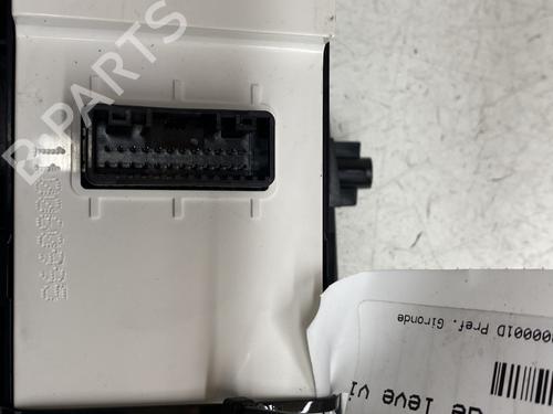 switch-kia-optima-jf-2015-30703243 main image