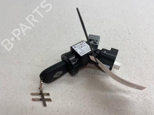 ratlastndingslas-renault-clio-v-b7_-2019-37741699 main image