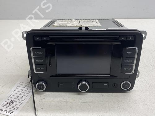 Used Radio VW TOURAN (1T3) 1.6 TDI (105 hp) 30822680