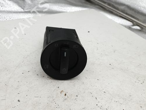 Used Headlight switch VW POLO (9N_, 9A_) 1.4 TDI (70 hp) 22871478