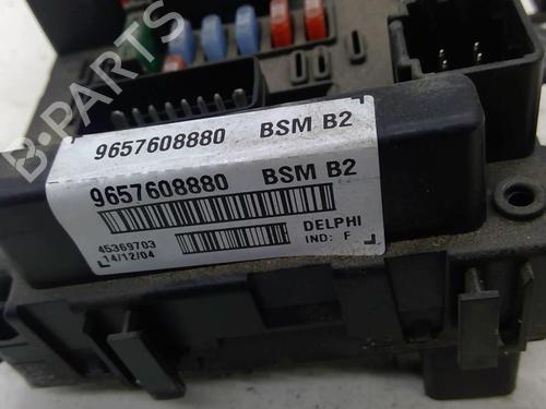 Used Fuse box Fuse box 24421394 24421394