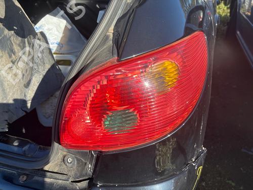 Used Right taillight Right taillight PEUGEOT 206 Hatchback (2A/C) 1.4 i (75 hp) 40016210 40016210