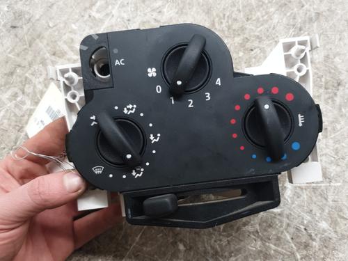 Comando chauffage DACIA LOGAN (LS_) 1.6 (LS0B, LS0D, LS0F, LS0H) (87 hp) 32301664