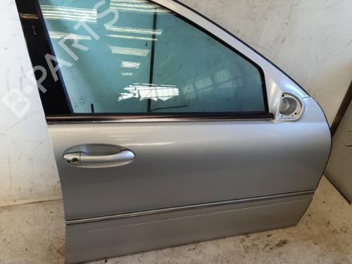 Used Right front door MERCEDES-BENZ C-CLASS (W203) C 180 Kompressor (203.046) (143 hp) 22867137