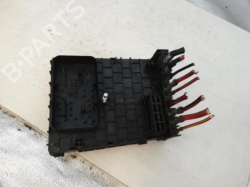 Used Fuse box Fuse box VW PASSAT B6 (3C2) 2.0 TDI 16V (140 hp) 25842689 25842689