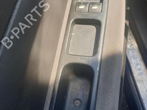 Fensterheberschalter links vorne für PEUGEOT 307 (3A/C) 1.4 HDi (68 hp) 29142754