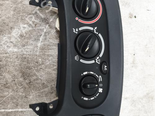 Used Climate control Climate control RENAULT MEGANE I Coach (DA0/1_) 1.9 dCi (DA05, DA1F) (102 hp) 24435683 24435683