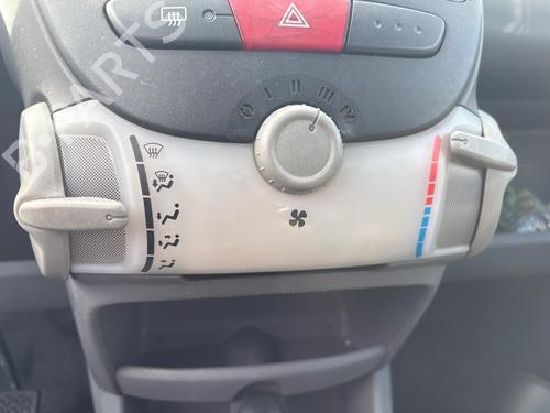 AC-Styringsenhed/Manøvreenhed AC-Styringsenhed/Manøvreenhed CITROËN C1 (PM_, PN_) 1.0 (68 hp) 39761387 39761387