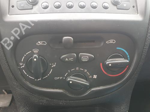 Used Climate control PEUGEOT 206 Hatchback (2A/C) 1.4 i (75 hp) 27585192
