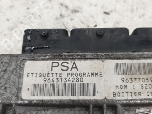 Used Control unit Control unit CITROËN SAXO (S0, S1) 1.1 X, SX (60 hp) 24485983 24485983