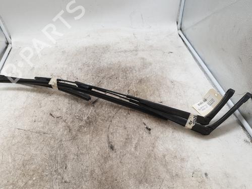 Used Front windshield wiper arm Front windshield wiper arm VW POLO V (6R1, 6C1) 1.2 TDI (75 hp) 28042599 28042599