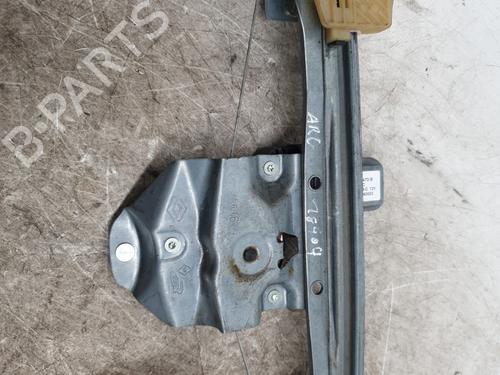 Rudehejsemekanisme venstre bagtil RENAULT CAPTUR I (J5_, H5_) 0.9 TCe 90 (90 hp) 32298927