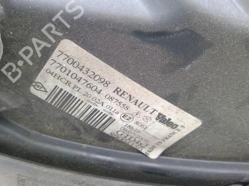 Faro sinistro RENAULT SCÉNIC I MPV (JA0/1_, FA0_) 1.6 (JA00, JA16, JA15, JA19, JA1V, JA2B, JA2C, JA0B,... (107 hp) 22876672