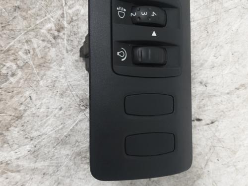 Used Headlight switch Headlight switch RENAULT CLIO III (BR0/1, CR0/1) 1.5 dCi (C/BR0G, C/BR1G) (68 hp) 23831777 23831777