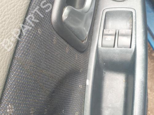 Left front window switch RENAULT CLIO II (BB_, CB_) 1.2 16V (BB05, BB0W, BB11, BB27, BB2T, BB2U, BB2V, CB05,... 8200060045