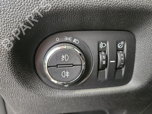Used Headlight switch Headlight switch OPEL CORSA D (S07) 1.0 (L08, L68) (65 hp) 27884264 27884264