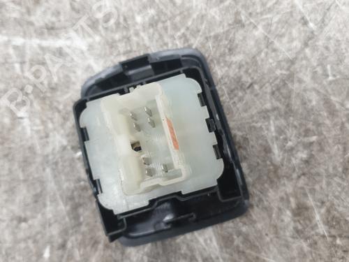 Used Left front window switch Left front window switch DACIA SANDERO II 1.0 LPG (B8ML) (101 hp) 22882632 22882632