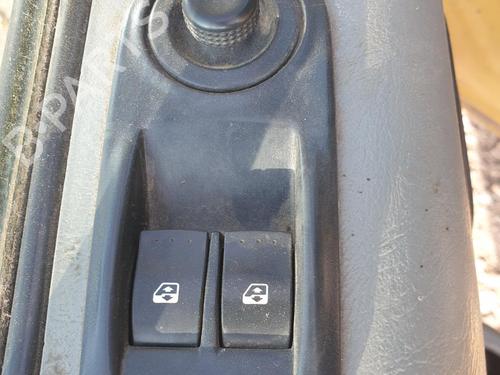 Left front window switch RENAULT TRAFIC II Van (FL) 2.5 dCi 145 (FL0J) | BP26573729I27 - Image 2