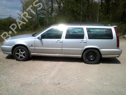 Right headlight VOLVO V70 I (875, 876) 2.5 TDI | BP30618842C29 