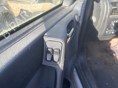 Used Left front window switch Left front window switch OPEL ASTRA G Hatchback (T98) 1.7 DTI 16V (F08, F48) (75 hp) 40597206 40597206