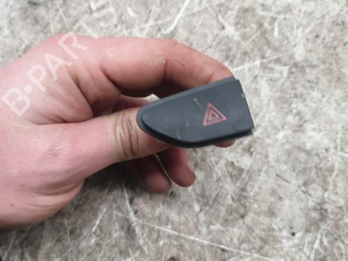 warning-switch-renault-captur-i-j5_-h5_-2013-32191823 main image