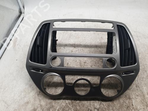 Used Air vent Air vent HYUNDAI i20 I (PB, PBT) 1.2 (86 hp) 30939977 30939977