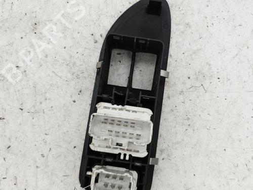 Used Left front window switch Left front window switch RENAULT LAGUNA II (BG0/1_) 1.9 dCi (BG08, BG0G) (120 hp) 22885191 22885191