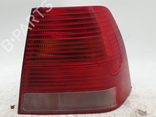 Højre baglygte VW BORA I (1J2) 1.9 TDI (115 hp) 24429888