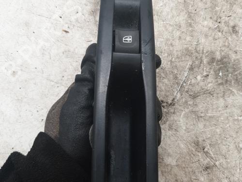 Used Left rear window switch Left rear window switch RENAULT MEGANE III Hatchback (BZ0/1_, B3_) 1.5 dCi (BZ09, BZ0D, BZ1W, BZ29, BZ14) (110 hp) 30318286 30318286
